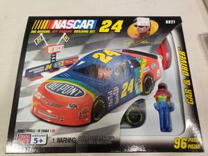lot 2356 image: Official NASCAR Jeff Gordon Building Set