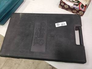 lot 2374 image: Guide Series Knife Set