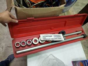 lot 2399 image: Camshaft Bearing Tool