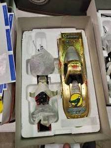 lot 2408 image: Mac Tools Gator Nationals Die Cast Drag Car