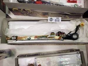 lot 2463 image: Mac Tools Gator Nationals Die Cast Drag Car
