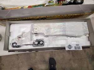 lot 2464 image: Mac Tools Thunder Valley Nationals Die Cast Drag Car