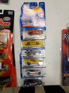 lot 2485 image: Lot of 6 Sugar Rush Series Hot Wheels