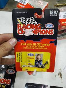 lot 2494 image: Lot of 2 1144 Racing Champions Die Cast Cars