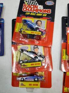 lot 2495 image: Lot of 3 164 Racing Champions Die Cast Cars