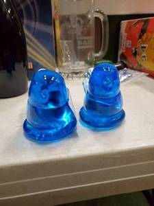 lot 2517 image: Lot of 2 Blue Glass Birds