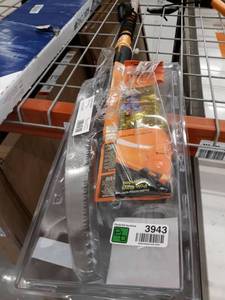 lot 3943 image: Fiskars Extendable Pole Saw & Pruner (7-12)