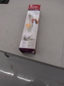 lot 4294 image: Safe-er- Grip Bath & shower Handle, 17-Inches