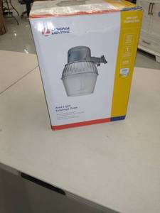 lot 4337 image: Lithonia OALS10 65F 120 P LP M4 Standard Outdoor Area Light with 65-Watt Compact Fluorescent Compact Quad Tube