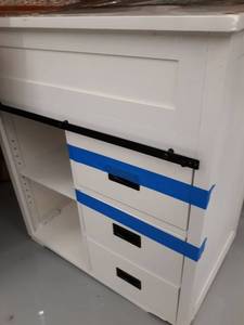 lot 4441 image: vanity white 33.5 L 20d 29w DAMAGED