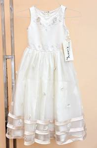 lot 7534 image: The Sweetie Collection Size 6 Flower Girl Special Occasion Dress