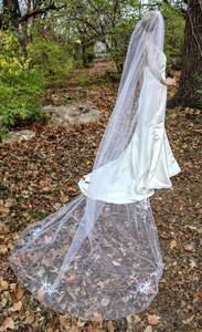 lot 7559 image: 124 Cathedral Veil with Silver Trimming Ornate Floral Applique Details Along Bottom