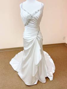 lot 7501 image: Impression Bridal Size 12 Wedding Gown White with Silver