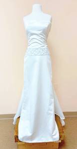 lot 7462 image: Jasmine Haute Couture Bridal Gown - no size tag - fits like a size 1012