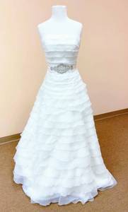 lot 7464 image: Pronovias Size 10 Off-White Bridal Gown