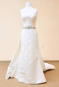lot 7472 image: Casablanca Bridal Size 10 Bridal Gown