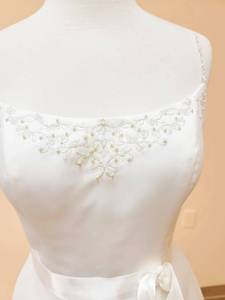 lot 7473 image: Paloma Blanca Size 10 White Bridal Gown