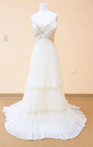 lot 7474 image: Pronovias Size 12 Ivory Bridal Gown