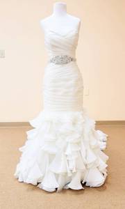 lot 7482 image: Maggie Soterro size 12 White Wedding Gown