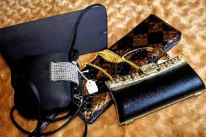 lot 7587 image: (4) Womens Event Clutch Purses