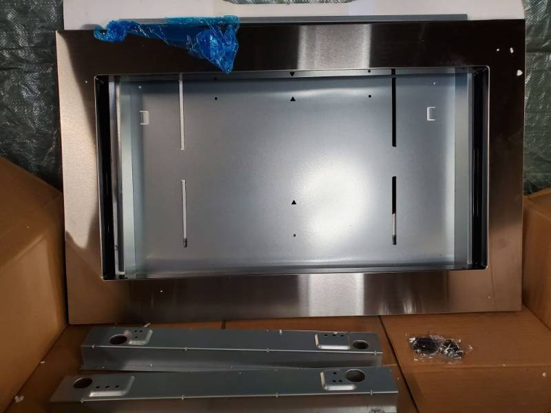 lot 2443 image: Microwave Stainless Steel Face Cover Kit