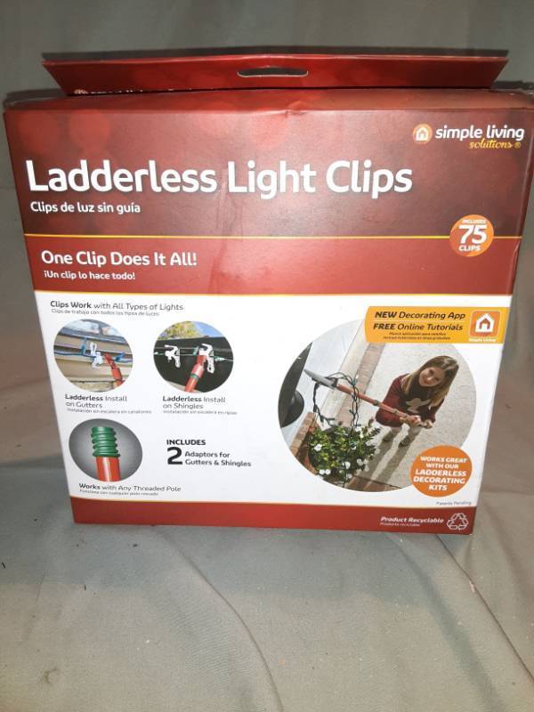 lot 4660 image: Ladderless Light Clips Box Contains 75 Clips