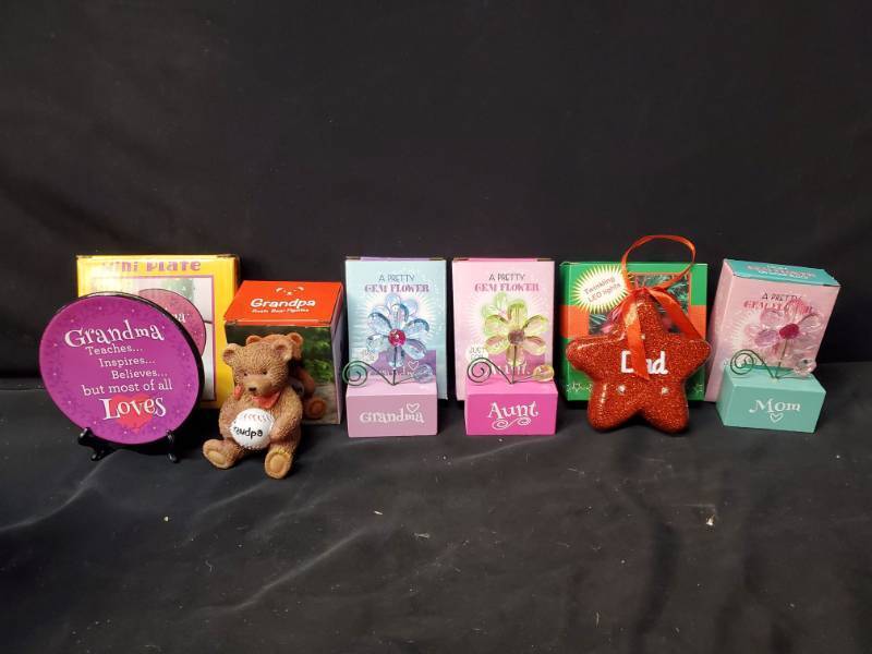 lot 4690 image: Stocking Stuffer Presents Fun for Mom, Dad, Aunt, and Grandma and Grandpa