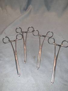 lot 1392 image: Lot of Four Columbia 6 Inch Locking Tissue Forceps Location Shelf 7