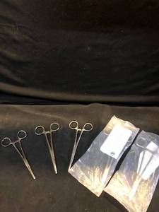 lot 1412 image: Lot of 5 Various Sized Hemostats and Needle Holders Location Shelf 7