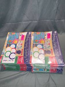 lot 77376 image: Lot of 20 Birthday Party Activity Kits Location Shelf 1