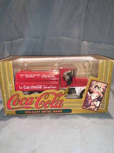 lot 77386 image: Coca-cola Advertising Die-cast Metal Bank Ertl Toy Co. Red Kenworth Tanker 1994 Location Shelf 1