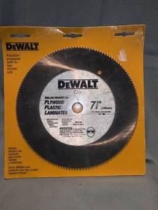 lot 77395 image: DeWalt 7 14 Inch Hollow Ground Plywood Plastic Laminate Saw Blade Location Shelf 1