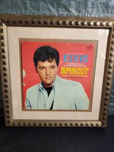 lot 77471 image: Elvis Vinyl Record Cover. Framed. From the Picture. SPINOUT