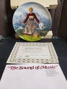 lot 77498 image: The Sound of Music. by T.Crnkovich. with Certificate. Decorative Plate