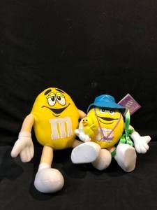 lot 80448 image: M&Ms Easter Mini Seasonal Plushies with Tag Location Shelf 4