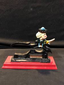 lot 80473 image: Metal Painted Nutcracker Location Shelf 4