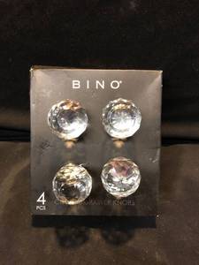 lot 80478 image: Lot of 4 Bino Crystal Drawer Knobs Location Shelf 4