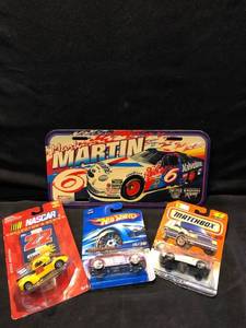 lot 80482 image: Lot of 4 Racing Car Items Location Shelf 4