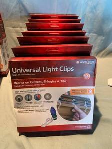lot 4920 image: Lot of 6 Boxes Simple Living Solutions 100ct String Light Universal Light Clips, Clear Location Shelf 2