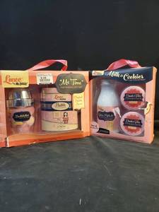 lot 4940 image: Luxe by Mr. Bubble Bath And Body Original Gift Set