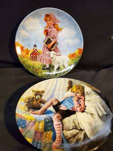 lot 4967 image: Pair of Mother Goose Collectible Plates