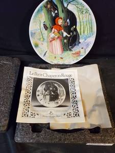 lot 80417 image: Le Petit Chaperon Rouge Hand Painted Plate
