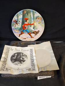 lot 80418 image: Le Petit Poucet Hand Painted Collectible Plate