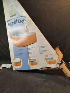 lot 80430 image: Ez Lifter Spa Cover