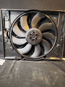 lot 80431 image: Radiator Fan