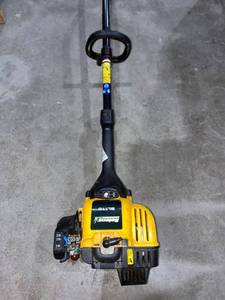 lot 24413 image: Bolens BL110 Trimmer ( Missing Shroud )