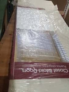 lot 35324 image: White Closet Bifold Doors