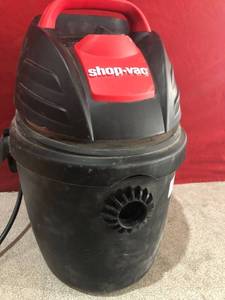 lot 41249 image: 2.5 Gallon Shop Vac Wet Dry