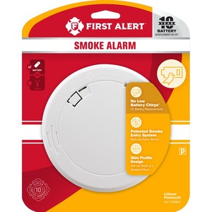 lot 397 image: First Alert - Slim Photoelectric Smoke Alarm with 10-Year Battery - White