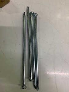 lot 413 image: 4 Metal Canopy Spikes